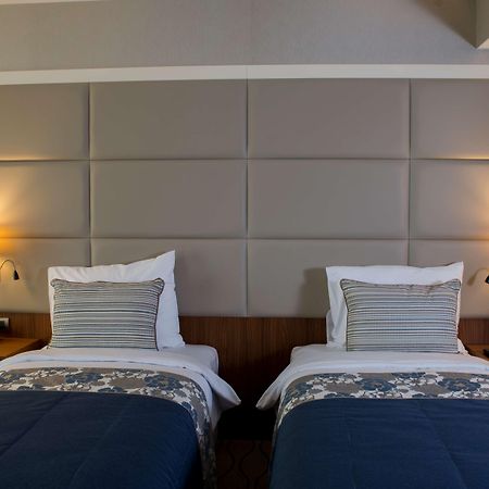 Отель Ramada By Wyndham Sakarya Hendek Экстерьер фото