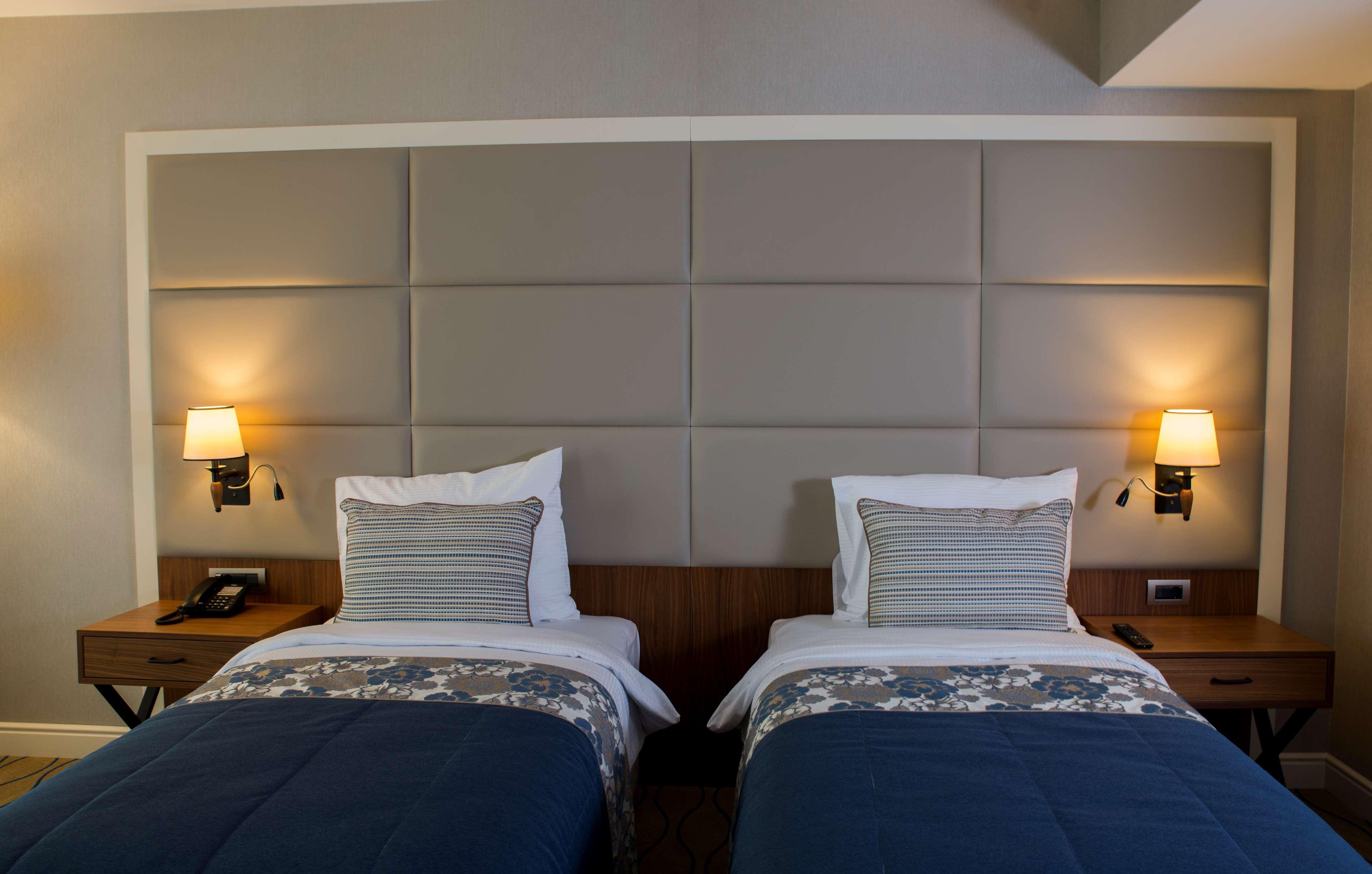 Отель Ramada By Wyndham Sakarya Hendek Экстерьер фото