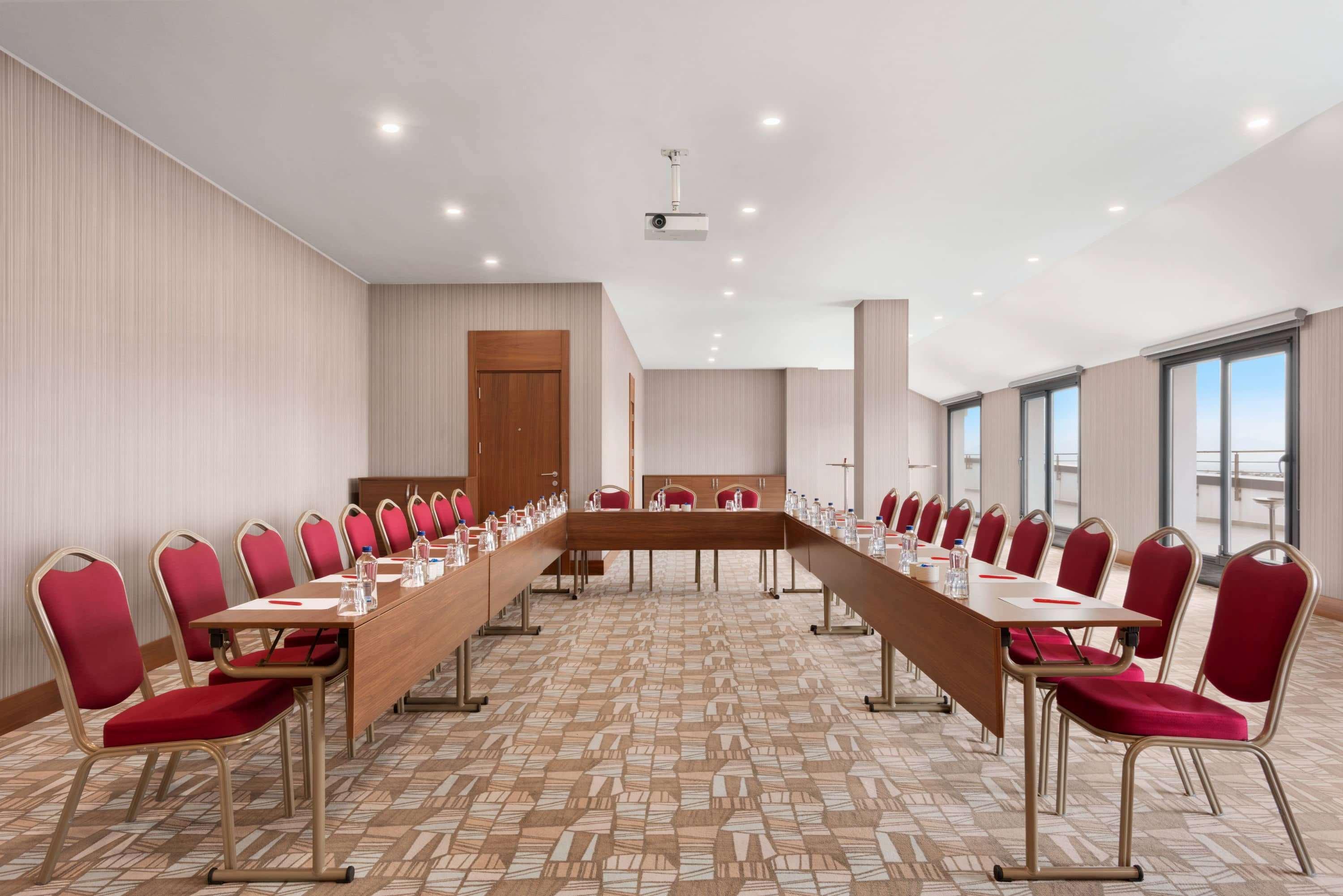 Отель Ramada By Wyndham Sakarya Hendek Экстерьер фото