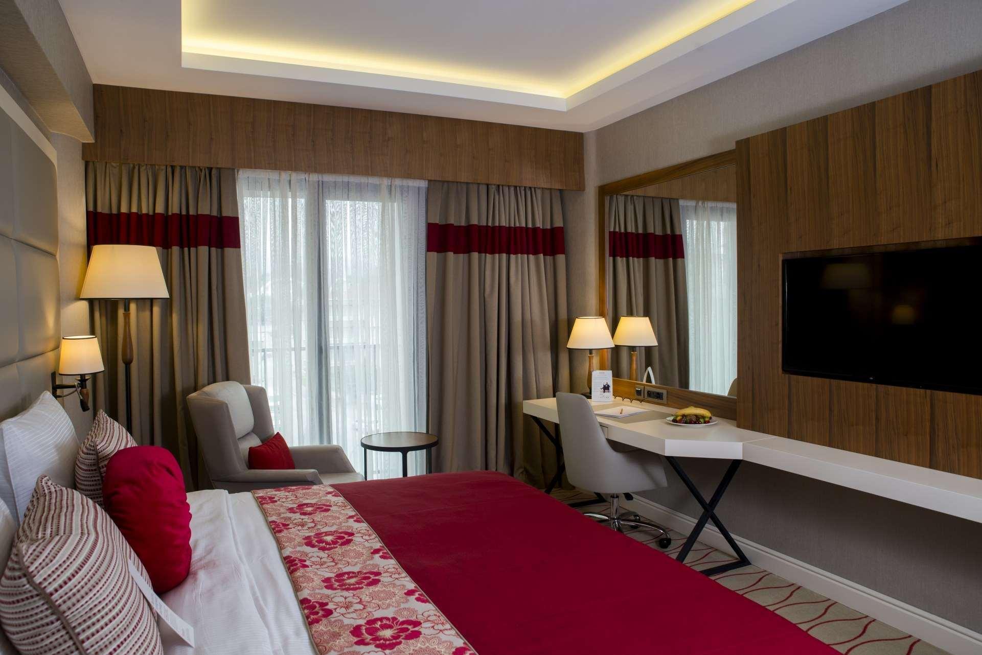 Отель Ramada By Wyndham Sakarya Hendek Экстерьер фото